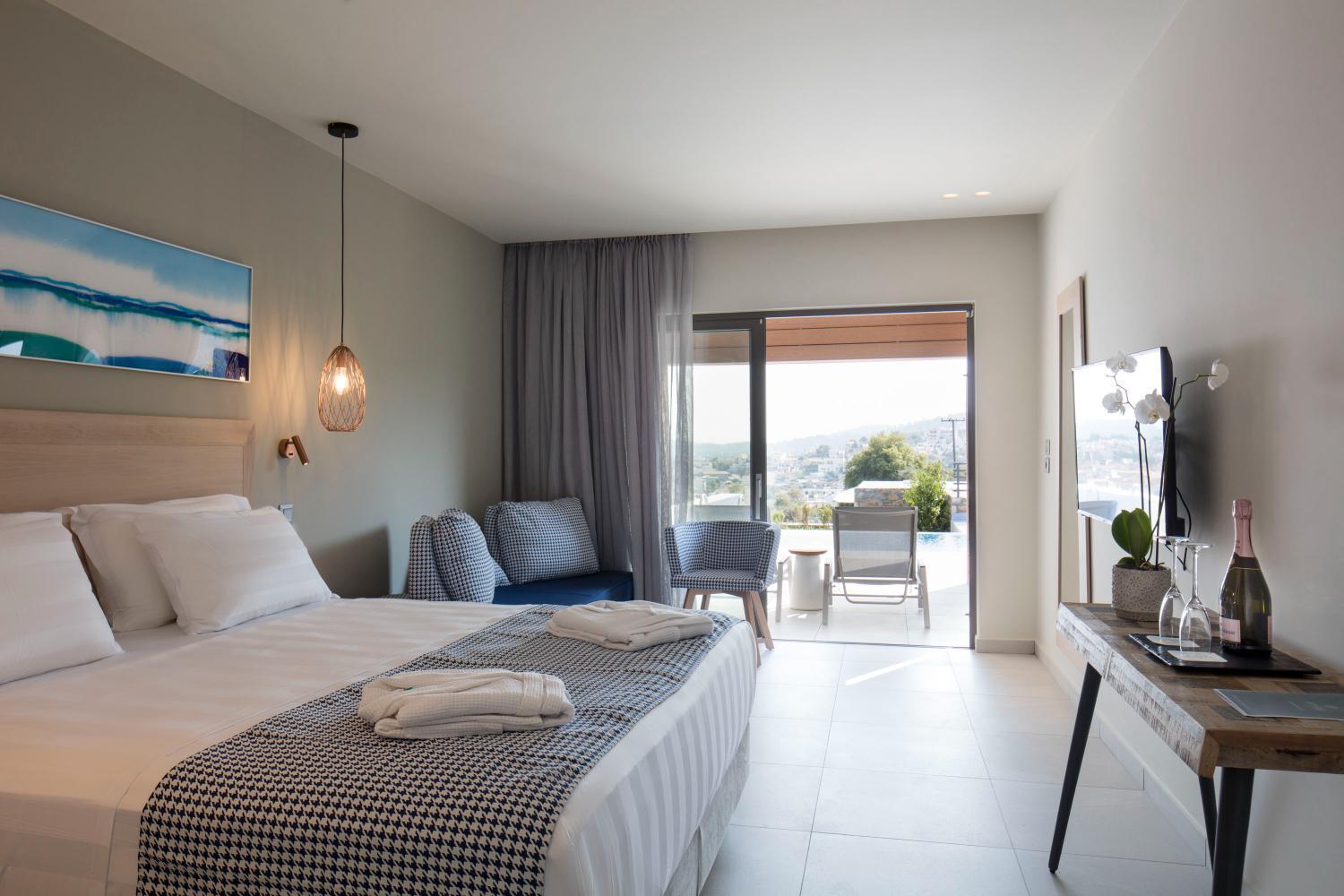 Amira Aparthotel Skiathos Town Exterior photo